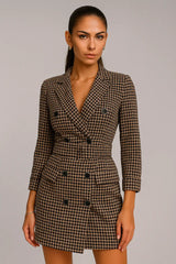 Moda feminina de outono e inverno com cinto duplo de manga longa